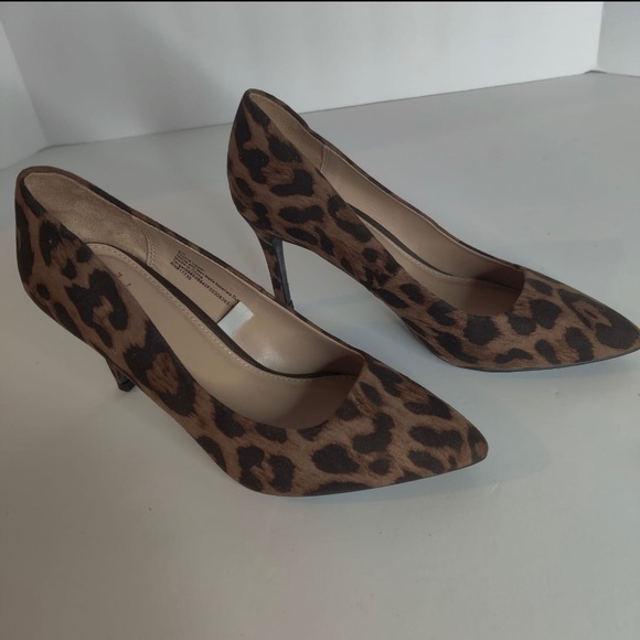A New Day Leopard Print Gemma
Pointed Toe Stiletto Heels. Size 6w - Picture 2 of 11